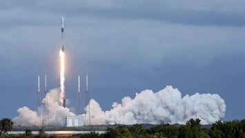 Elon Musk要在太空部署百万AI卫星：SpaceX的太空数据中心计划
